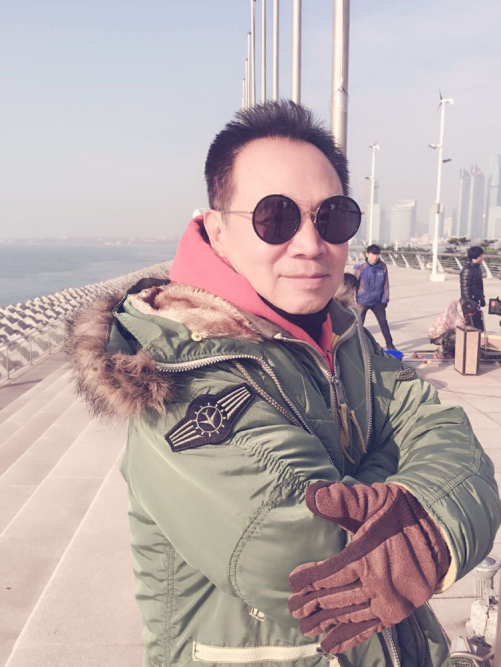 Lin Tian-(Lin Tiancheng, author points to the sun and talks about the sun)